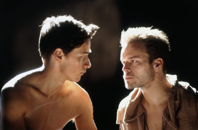 Leto and Paul confront each other in a vision.